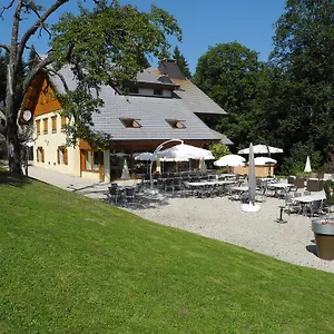 domaine-de-la-sapiniere.hotels-rhonealpes.com/
